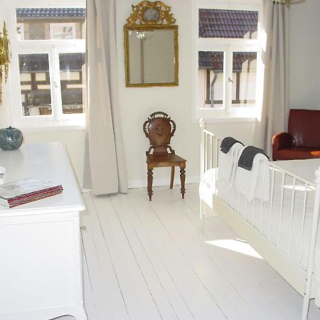 Robert'S Bed & Breakfast Helmarshausen Экстерьер фото
