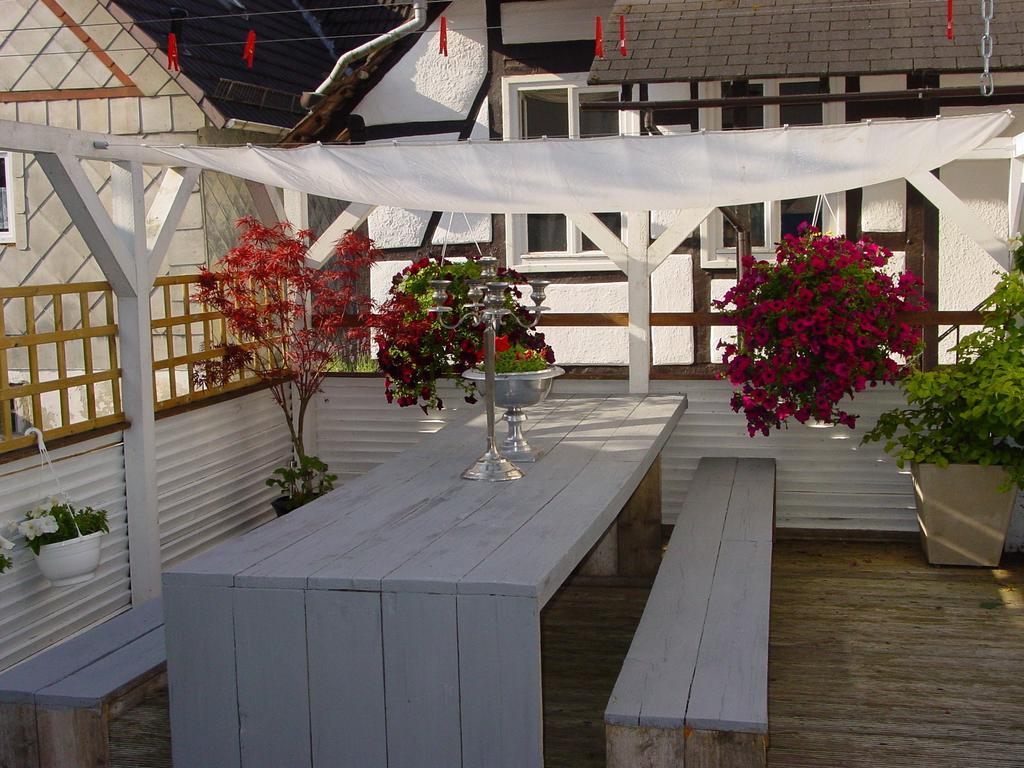 Robert'S Bed & Breakfast Helmarshausen Экстерьер фото