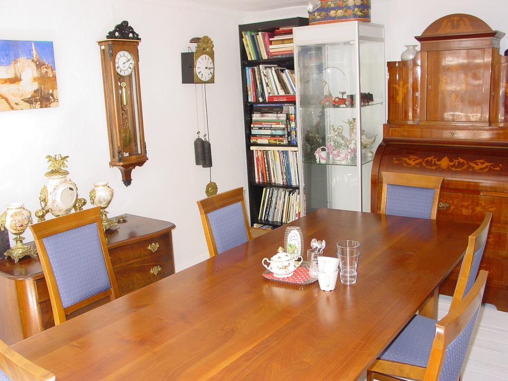 Robert'S Bed & Breakfast Helmarshausen Экстерьер фото