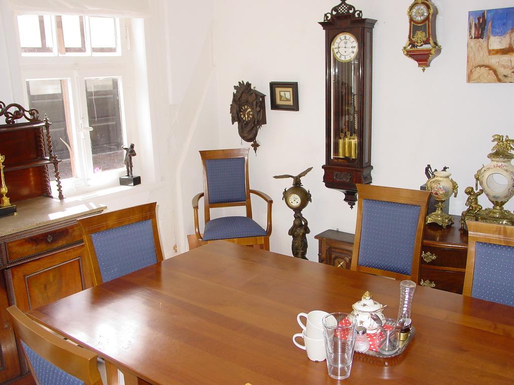 Robert'S Bed & Breakfast Helmarshausen Экстерьер фото