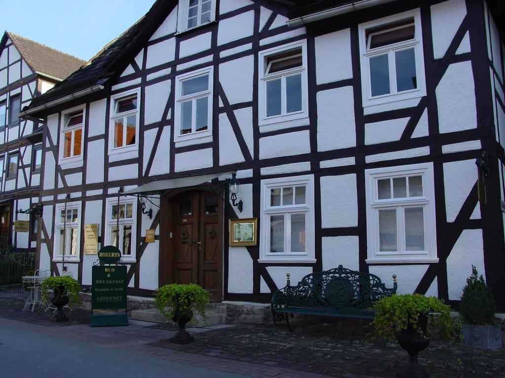 Robert'S Bed & Breakfast Helmarshausen Экстерьер фото