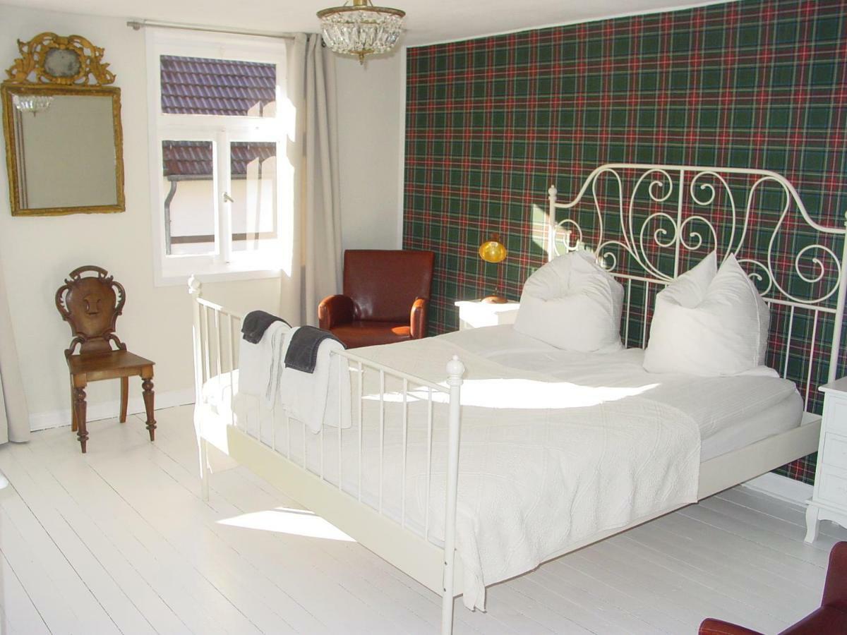 Robert'S Bed & Breakfast Helmarshausen Экстерьер фото